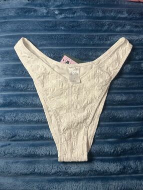 Wild Fable Cream Eyelet Bodysuit NWT Size Medium High Cut Boho Lace